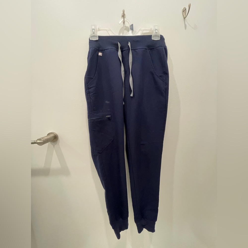 Navy blue Figs Zamora jogger scrub pants XS